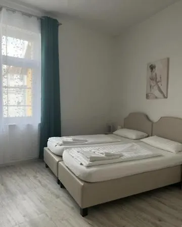 Hotel Lubecker Hof 2*